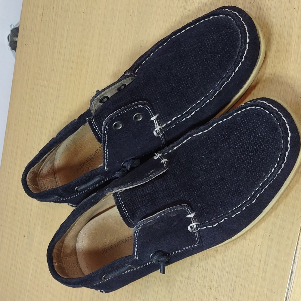 John varvatos Mens Laceless Boat Shoes Suede